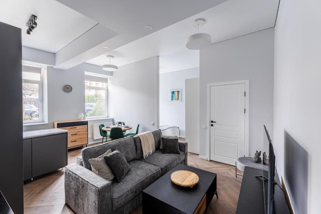 Modern Flat In Old Town Kaunas - Free Parking & Self Check-In 외부 사진